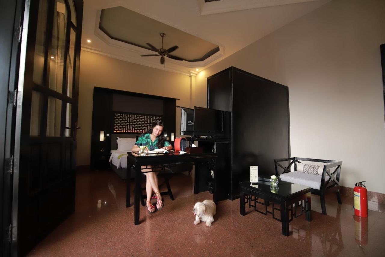 White Mansion 白色公馆 Hotel Phnom Penh Exterior foto